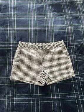 Maurices Navy blue + white gingham shorts. Size 9/10.